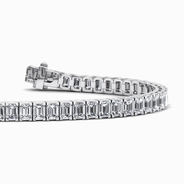 Emerald Lab Diamond Bracelet in White Gold (20 Carat)