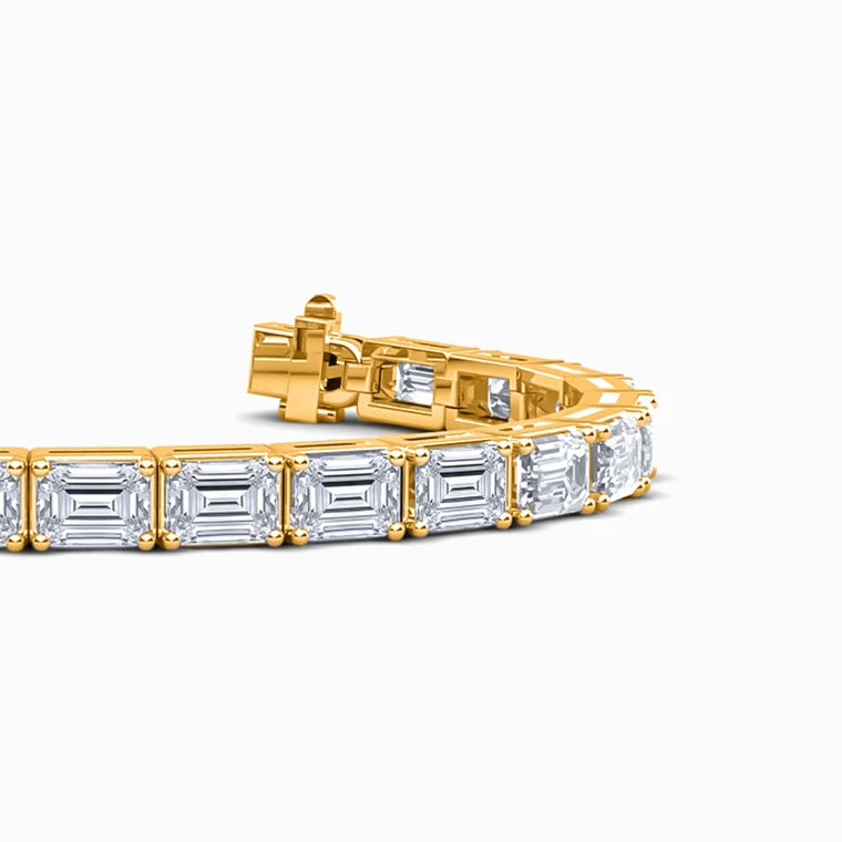 East to West Emerald Lab Diamond Bracelet in Yellow Gold (12 Carat)