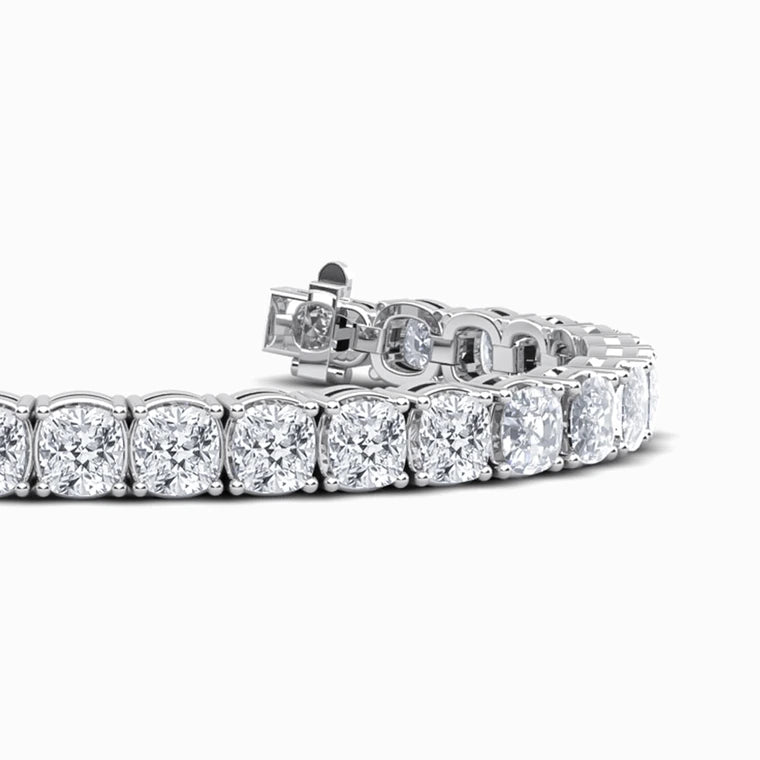 Cushion Lab Diamond Bracelet in White Gold (17 Carat)