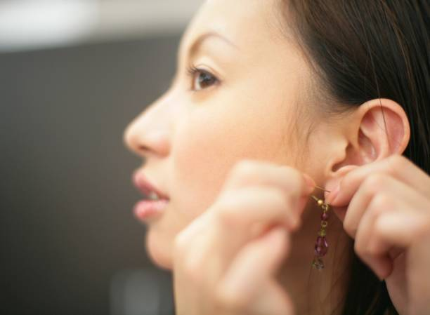 Stud Earrings Size Chart in Millimeters: What Looks Best on Different Earlobes