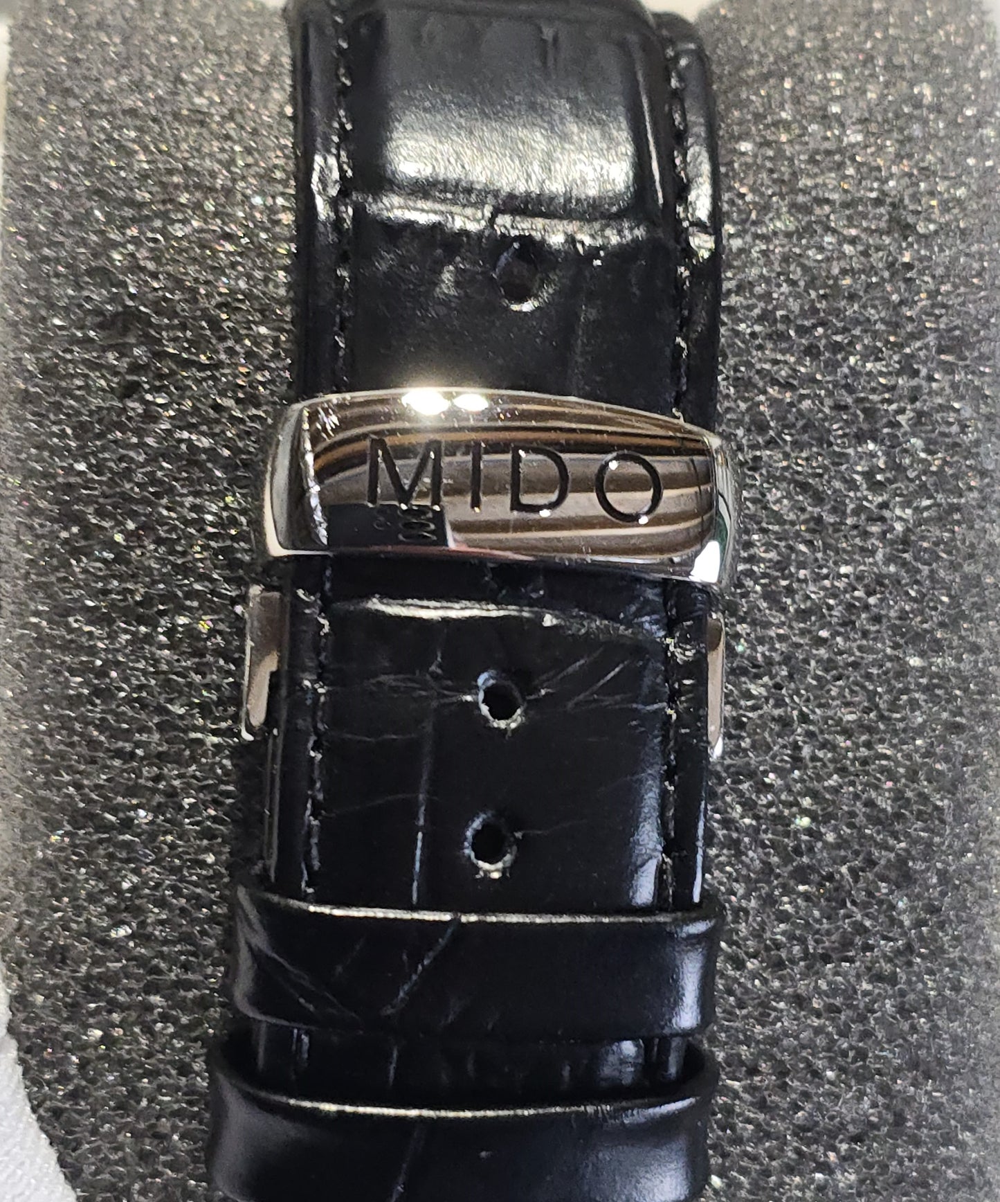 Mido Belluna ii Heures and Minutes...
