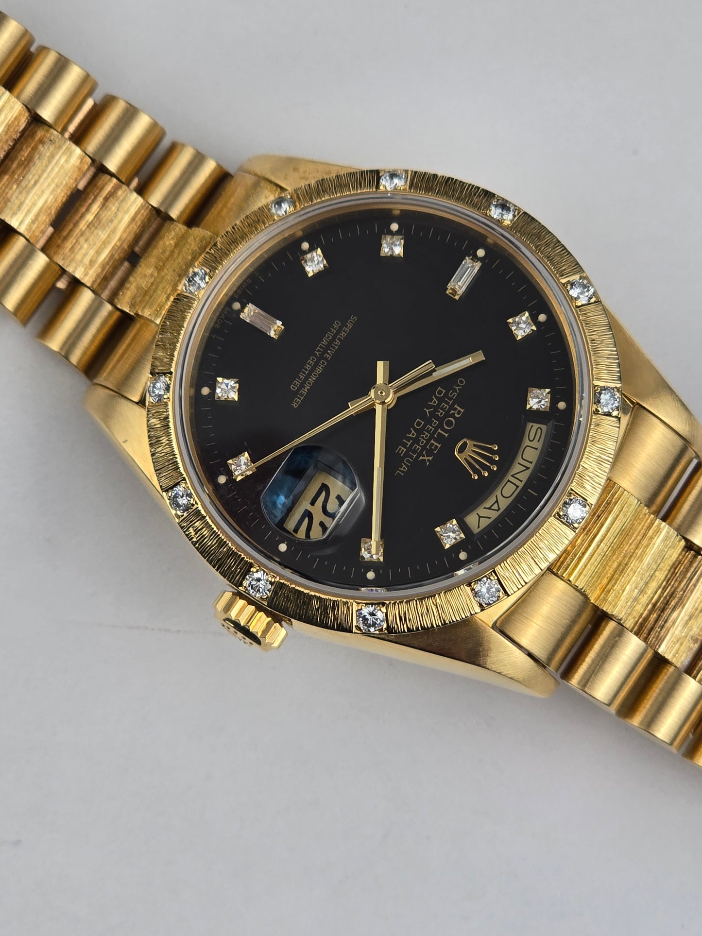 36mm Gold Day-date w-Black Dial Bark-Diamond
