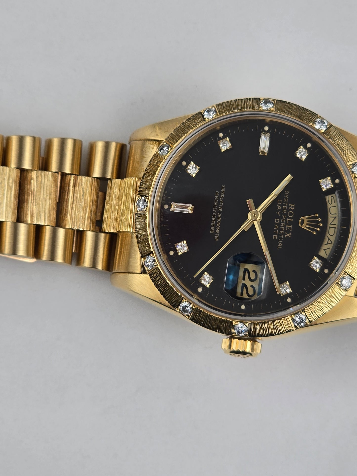 36mm Gold Day-date w-Black Dial Bark-Diamond